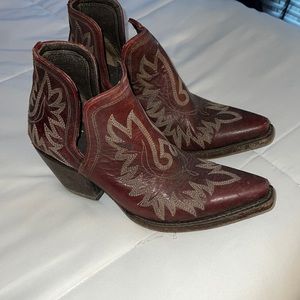Ariat ankle boots size women’s 8